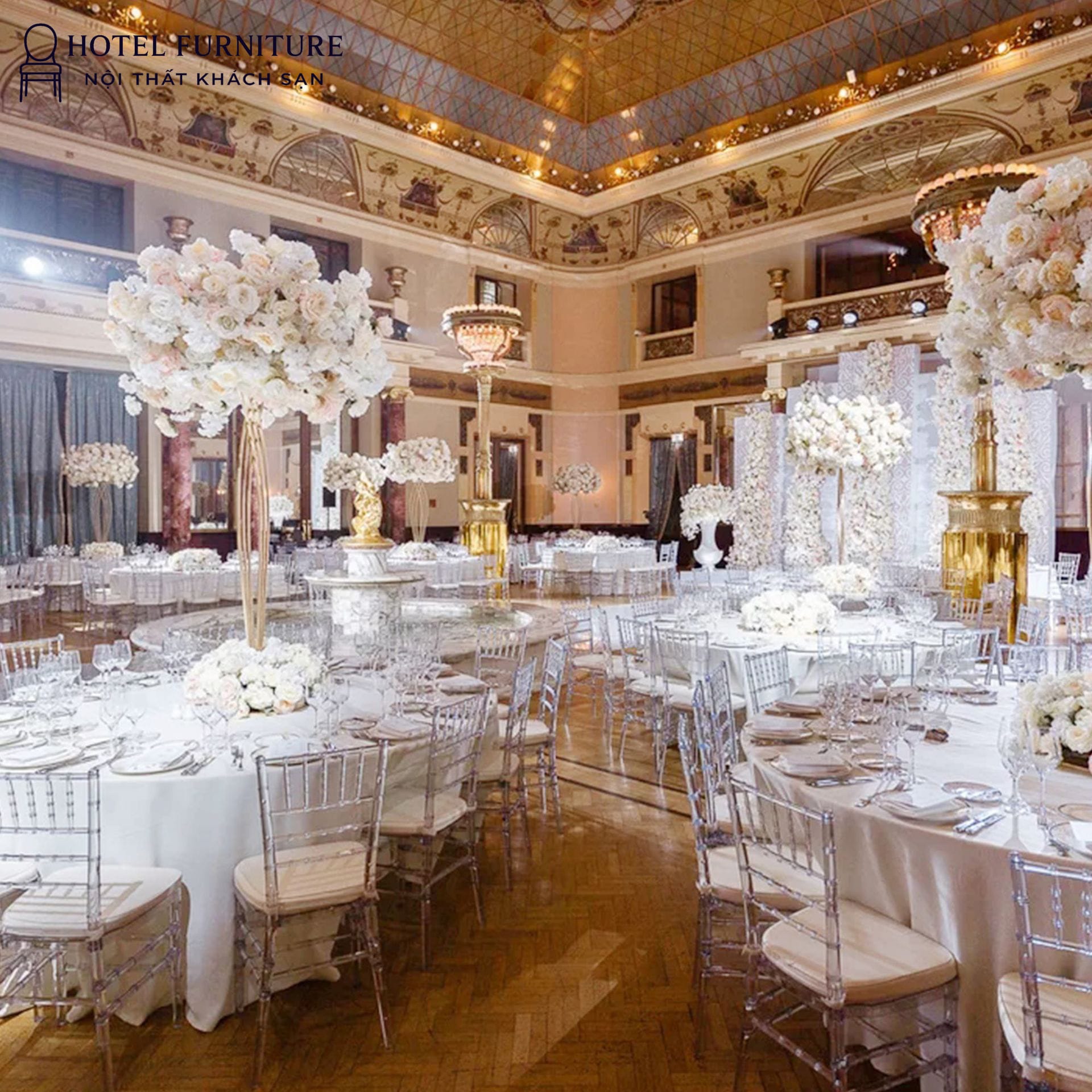 Ghế chiavari nhựa trong suốt