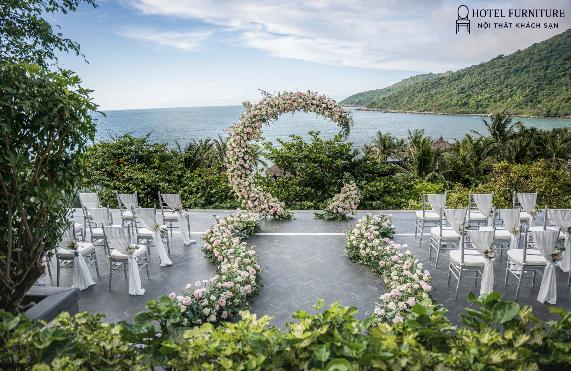 Ghế Chiavari Tiffany nhôm bãi biển